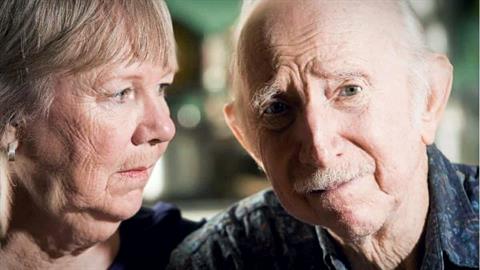 Πρωτοφανής δικαστική απόφαση: παππούδες αναλαμβάνουν τη διατροφή του ανήλικου εγγονιού τους